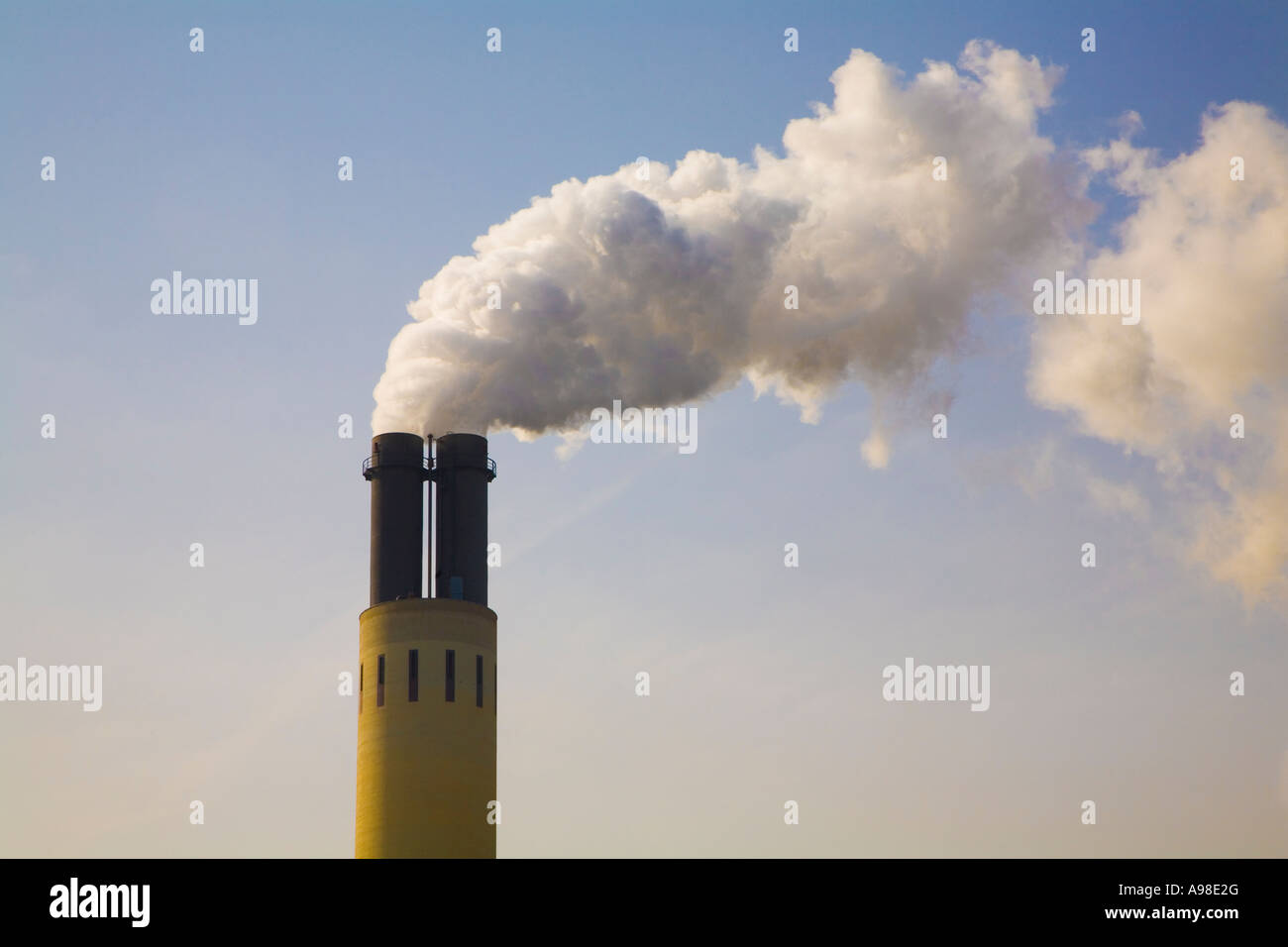 Rauch aus dem Ofen Stockfotografie Alamy