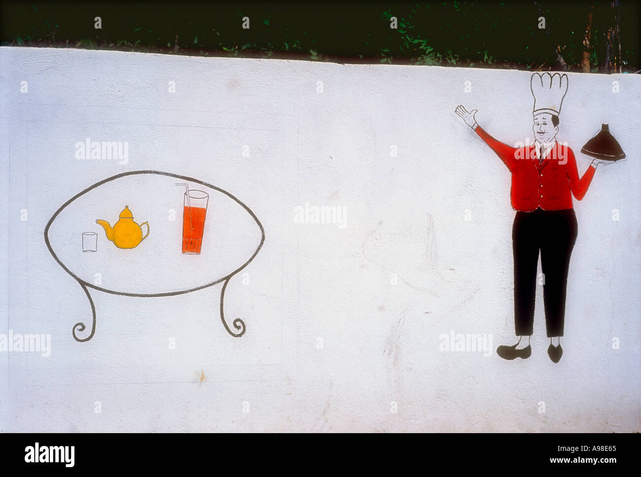 Ein Schild vor einem Restaurant in der Nähe von Ouirgane Marokko Stockfoto