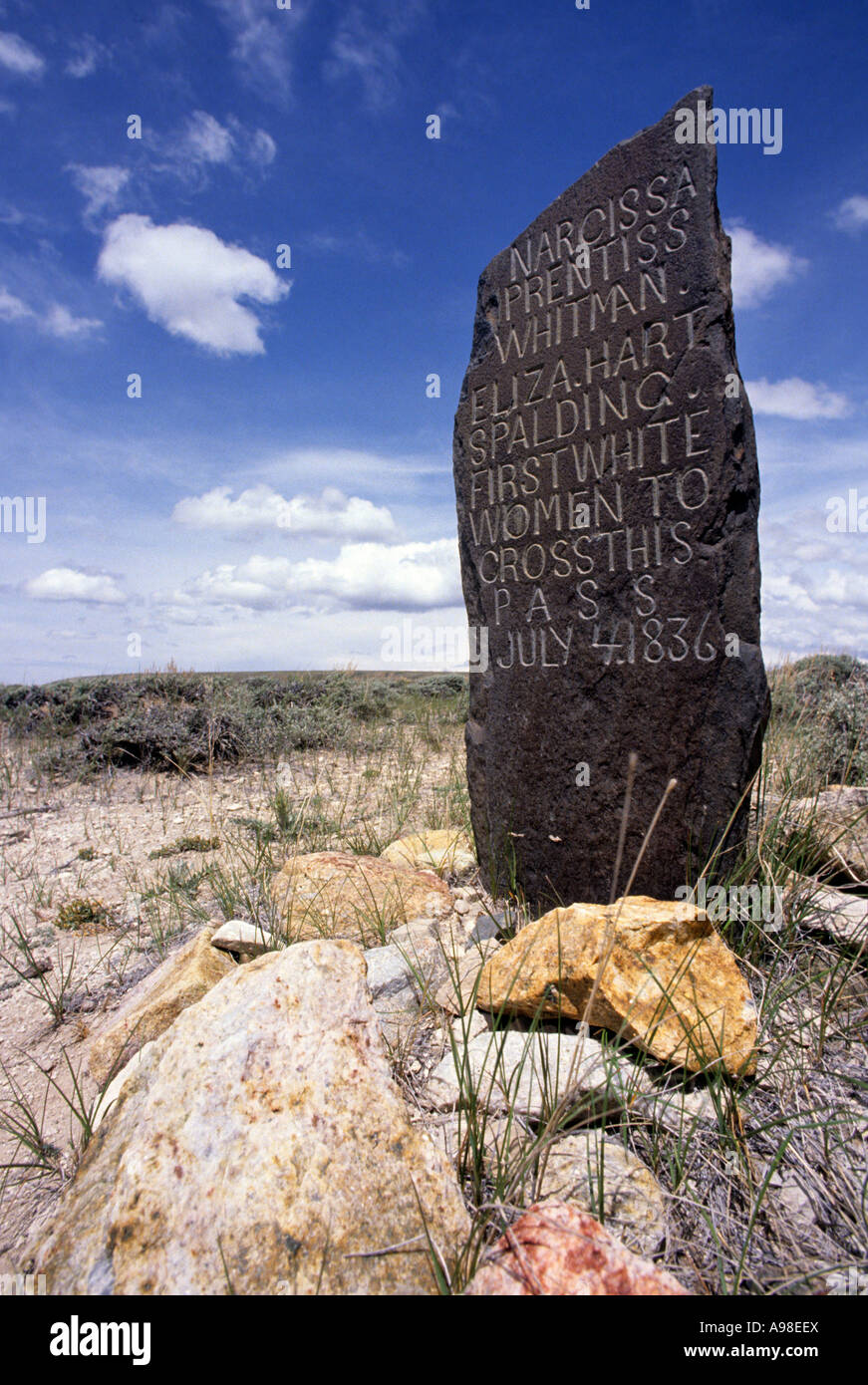 OREGON TRAIL MARKER IN DER NÄHE VON SOUTH PASS, WYOMING. Stockfoto