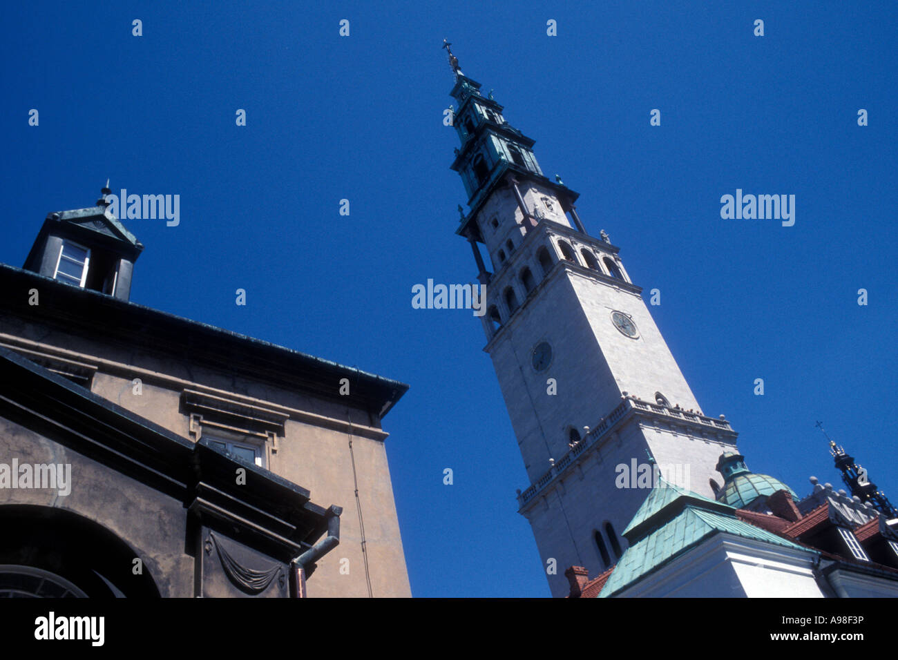 Barockturm, Jasna Gora Kloster, der höchste Kirchturm in Polen.  Das Kloster ist Heimat der schwarzen Madonna. Stockfoto