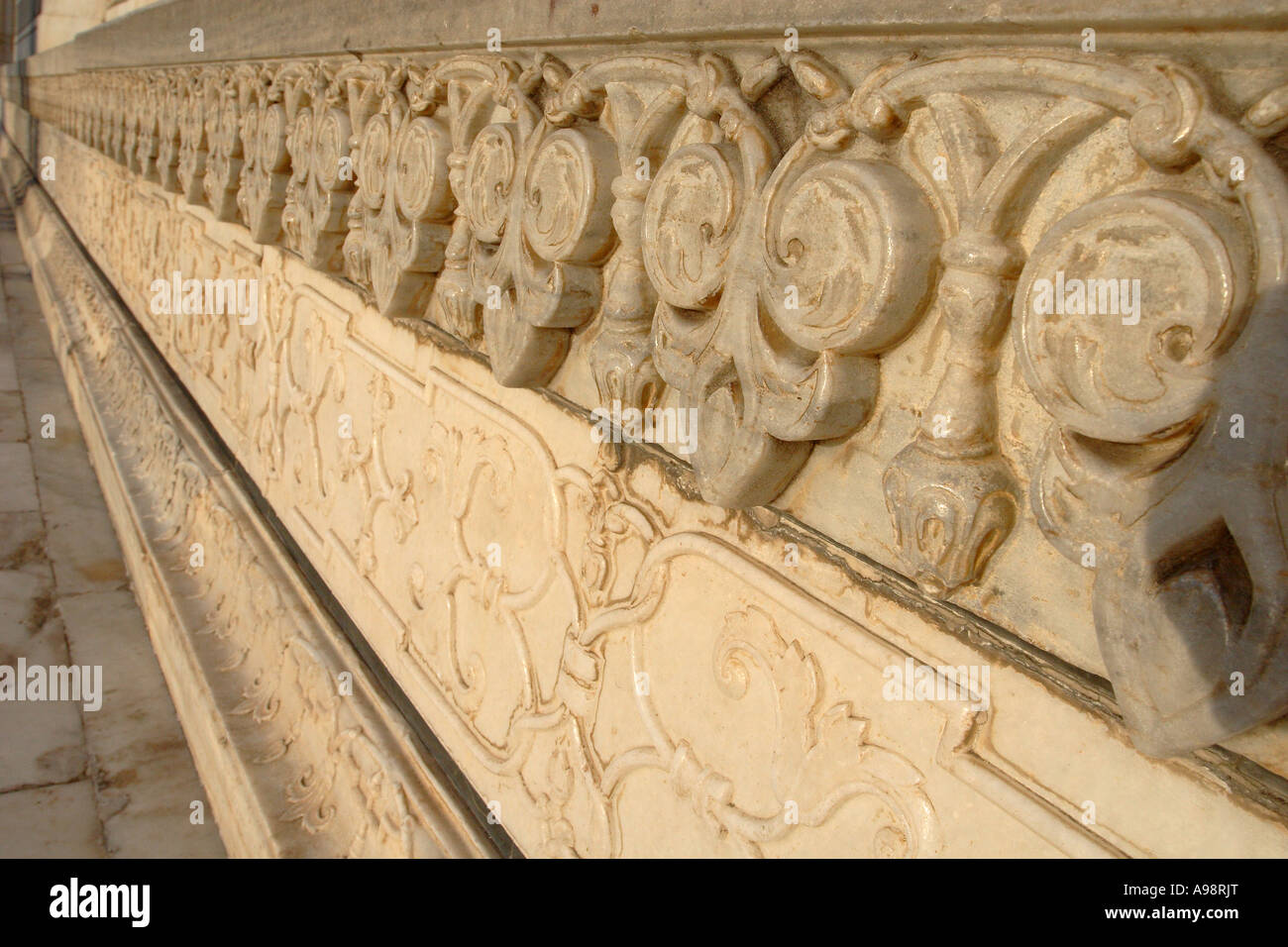 Detail der geschnitzten Marmor auf das Taj Mahal Stockfoto