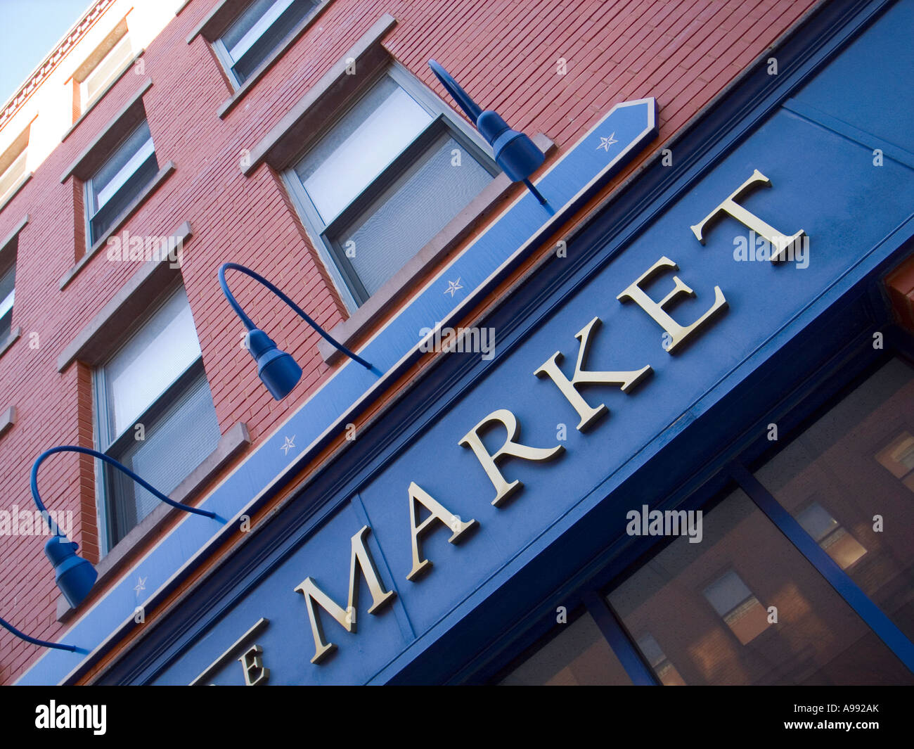 Ein kleiner Markt in New Haven Connecticut mit Zeichen Stockfoto