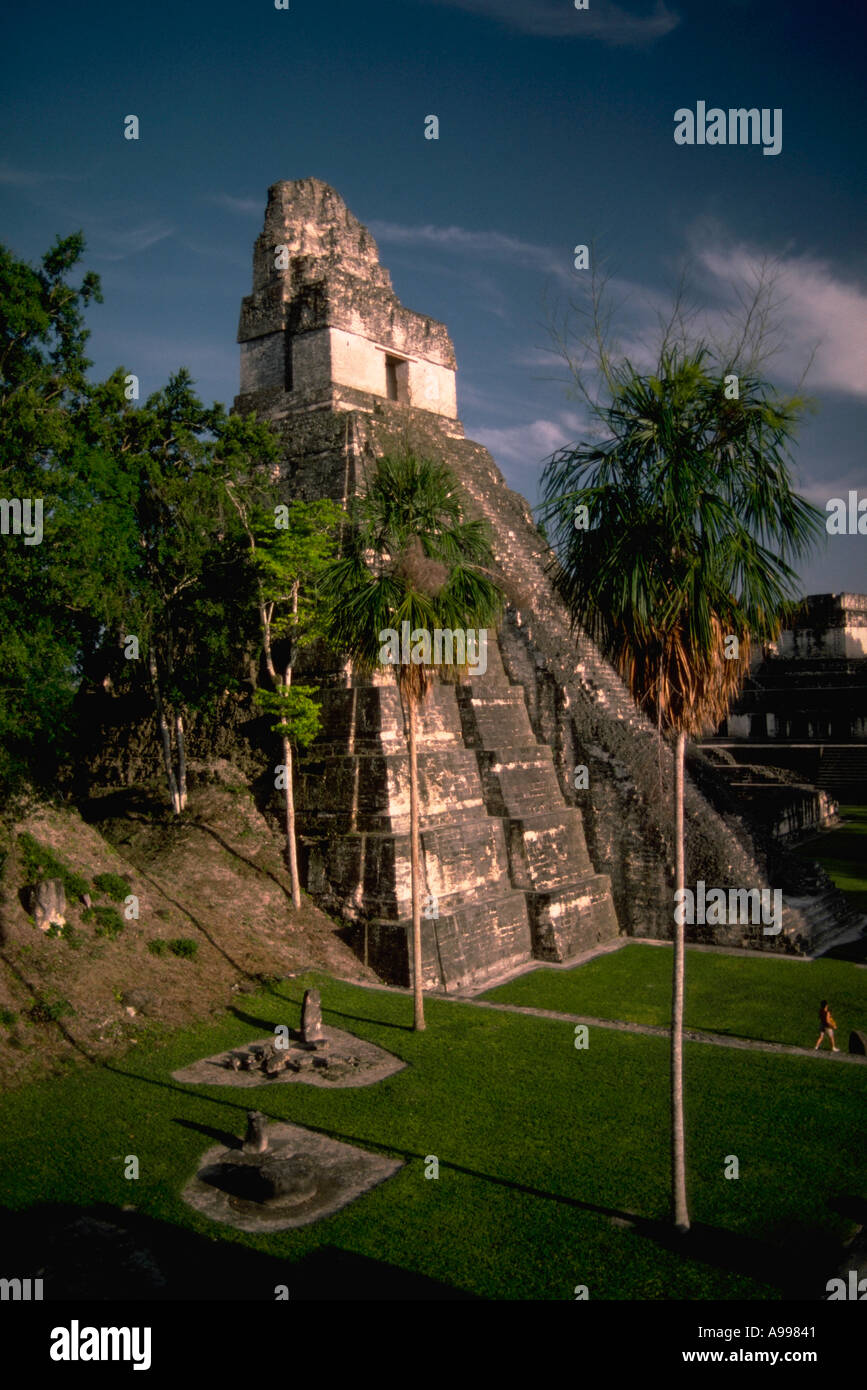 Der Tempel des Jaguars in den Maya-Ruinen in Tikal befindet sich im Dschungel des Fachbereichs Petén im nördlichen Guatemala Stockfoto