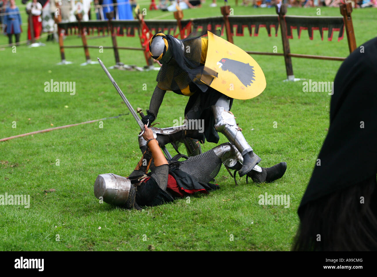 Ritter kämpfen auf einem Turnier Stockfoto