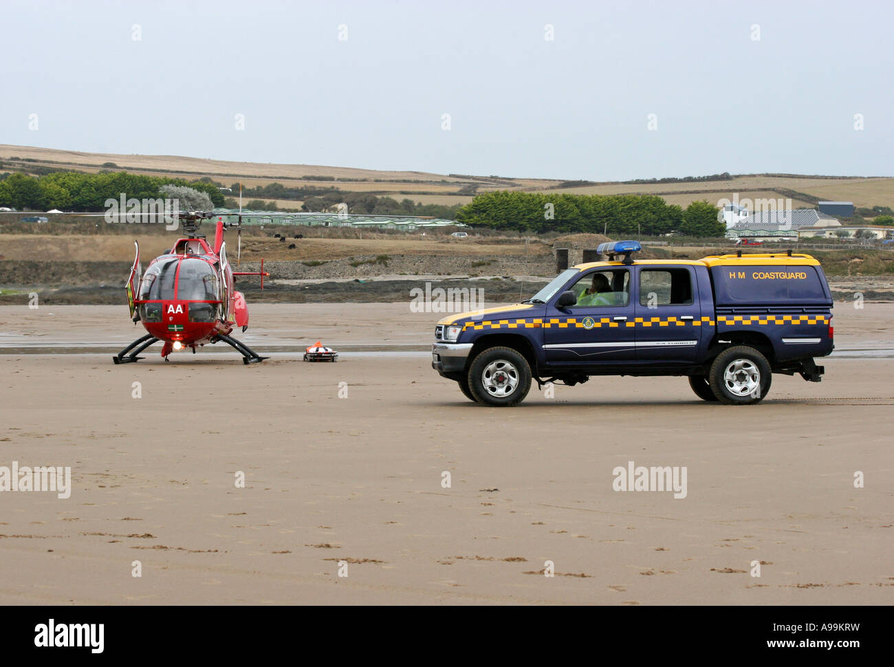 Devon Luft G-NOAA Rettungshubschrauber und HM Coastguard Stockfoto