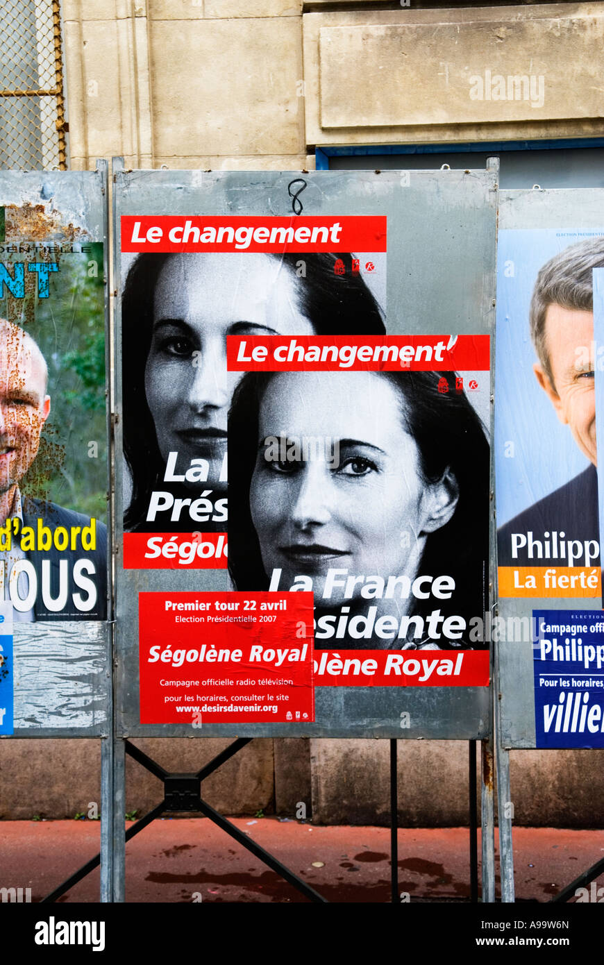 436 ein Wahlplakat der französischen Präsidentschaftskandidaten Ségolène Royal während ihrer Kampagne zu Office 2007 Stockfoto