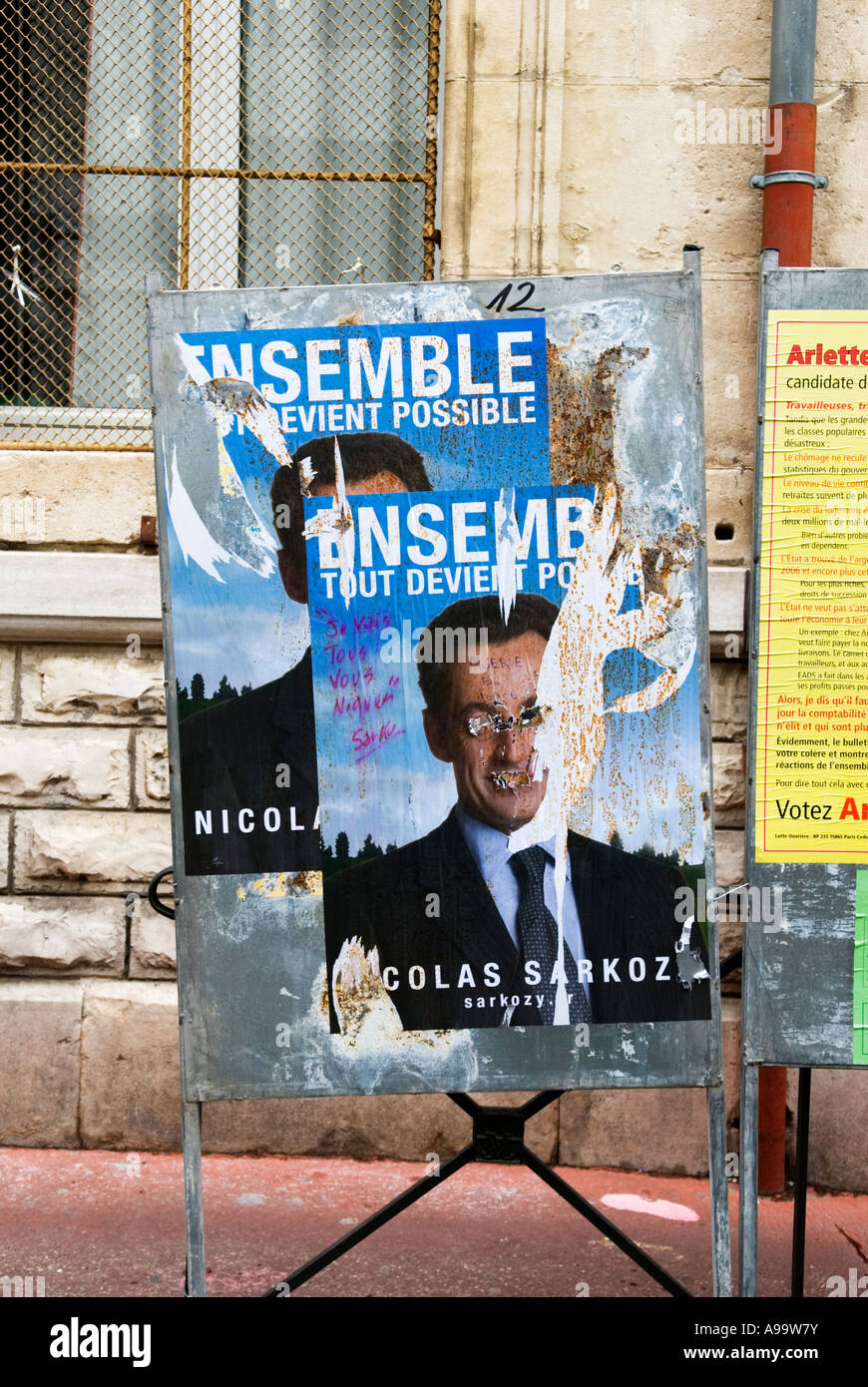 438 ein Wahlplakat der französischen Präsidentschaftskandidaten Nicolas Sarkozy während seiner Kampagne zu Office 2007 Stockfoto