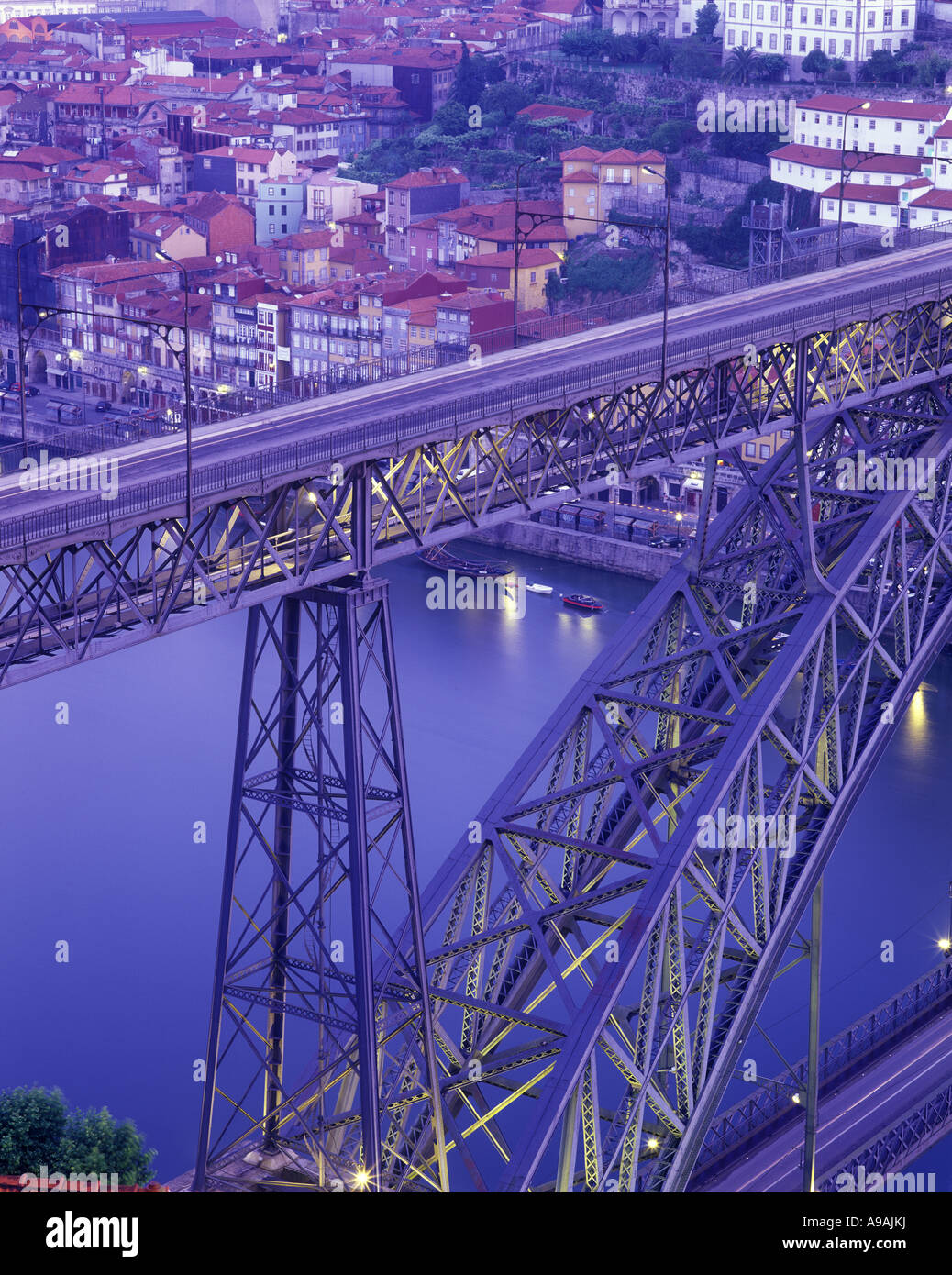 PONTE DOM LUIS 1 BRÜCKE RIO DOURO PORTO PORTUGAL Stockfoto