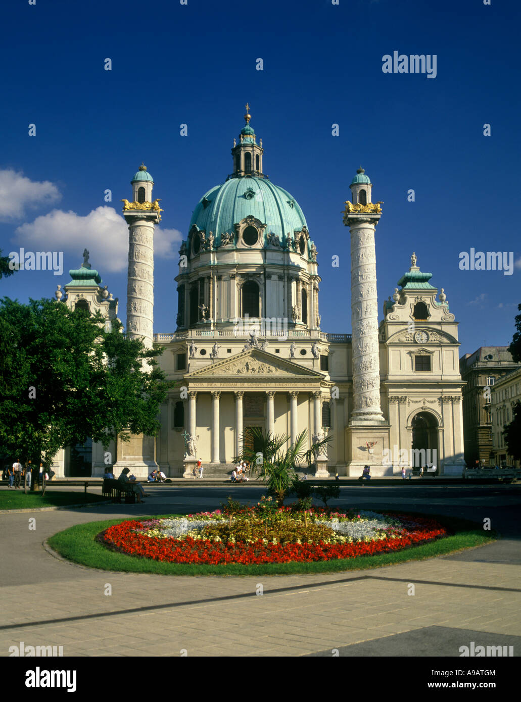 KARLSKIRCHE KIRCHE SAINT CHARLES BORROMEO KARLSPLATZ WIEN ÖSTERREICH Stockfoto