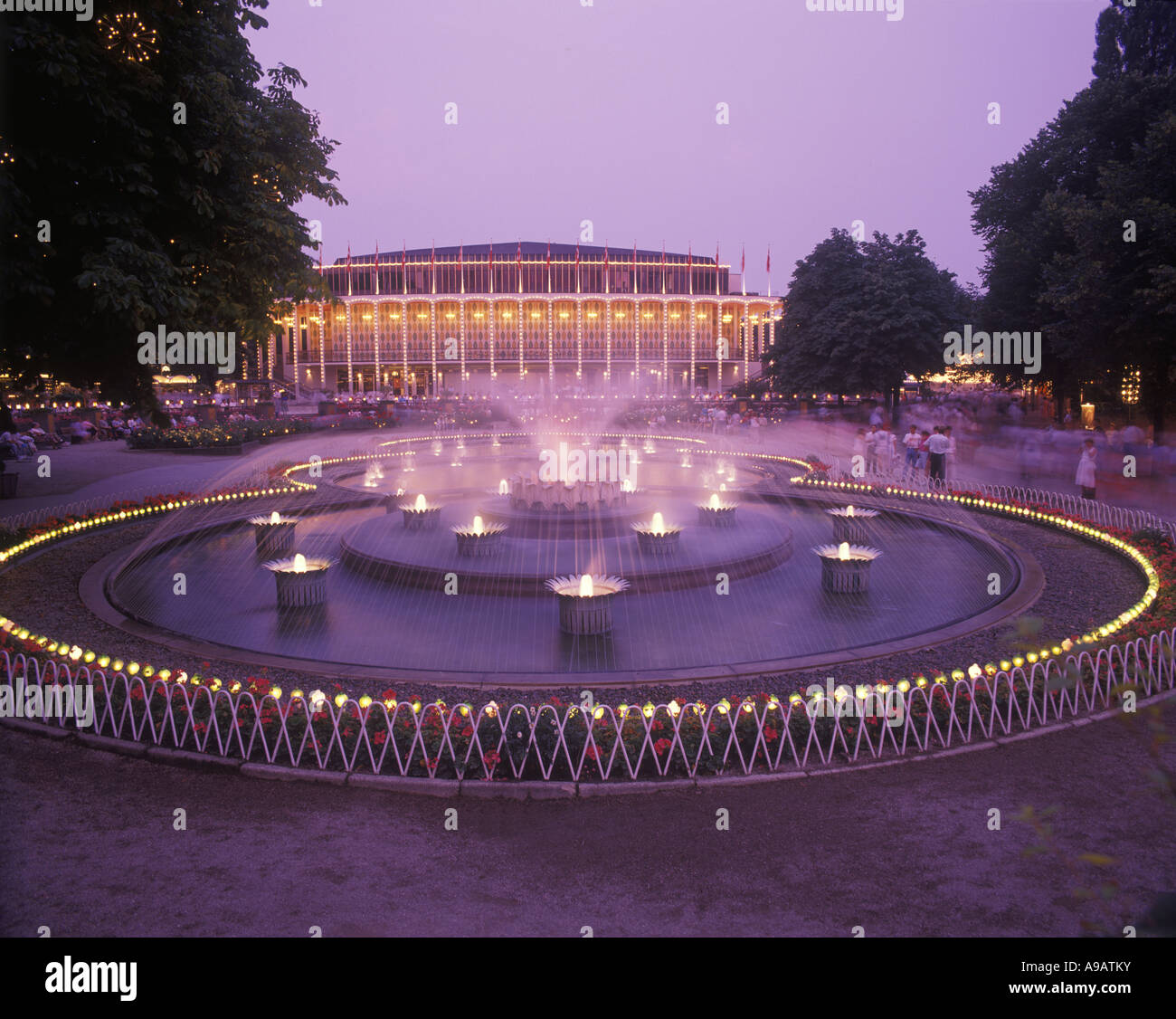 BRUNNEN-KONZERT HALLE TIVOLI GÄRTEN KOPENHAGEN DÄNEMARK Stockfoto