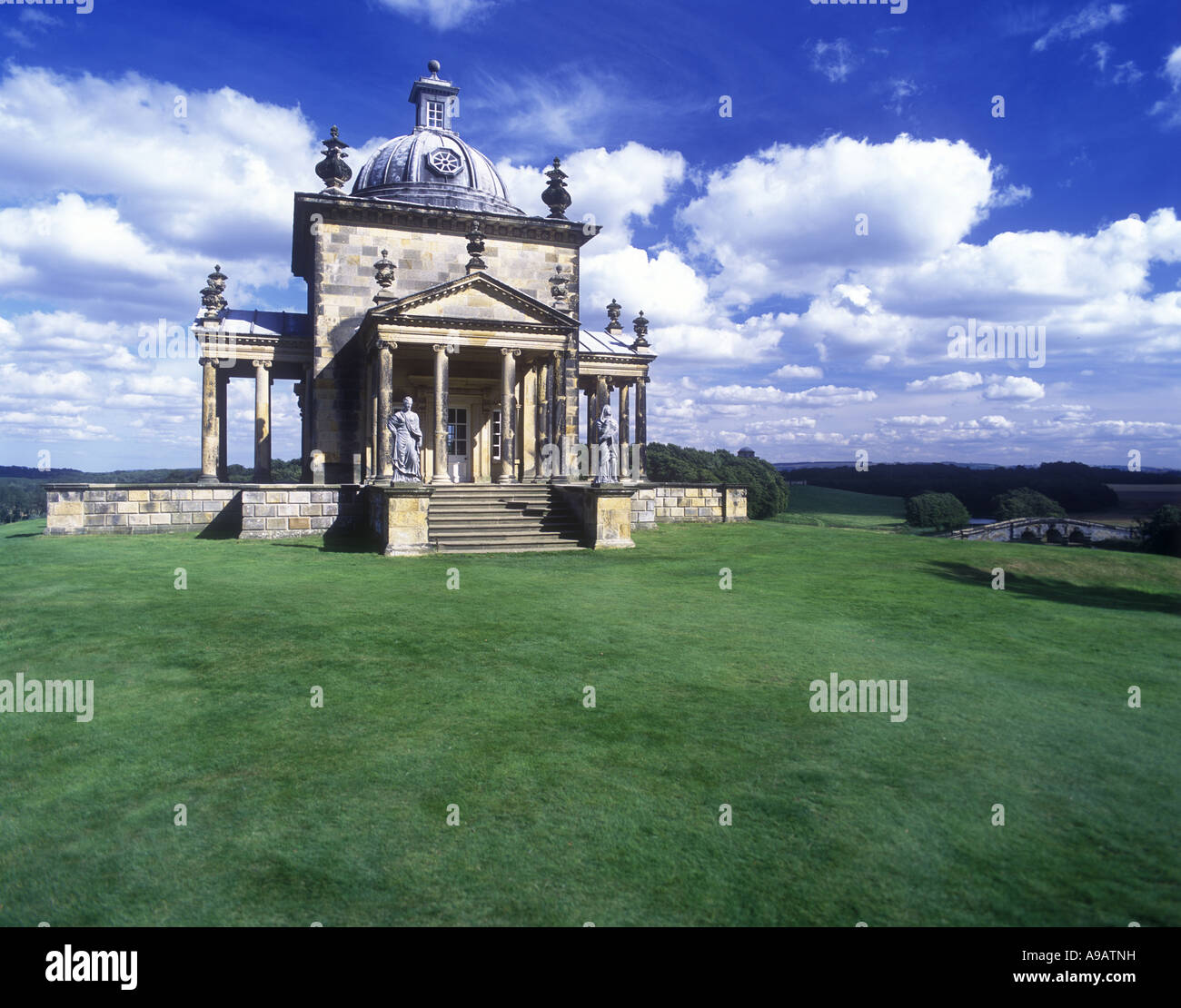 TEMPEL DER VIER WINDE (©JOHN VANBRUGH 1724) TERRACE WALK CASTLE HOWARD NORTH YORKSHIRE ENGLAND GROSSBRITANNIEN Stockfoto