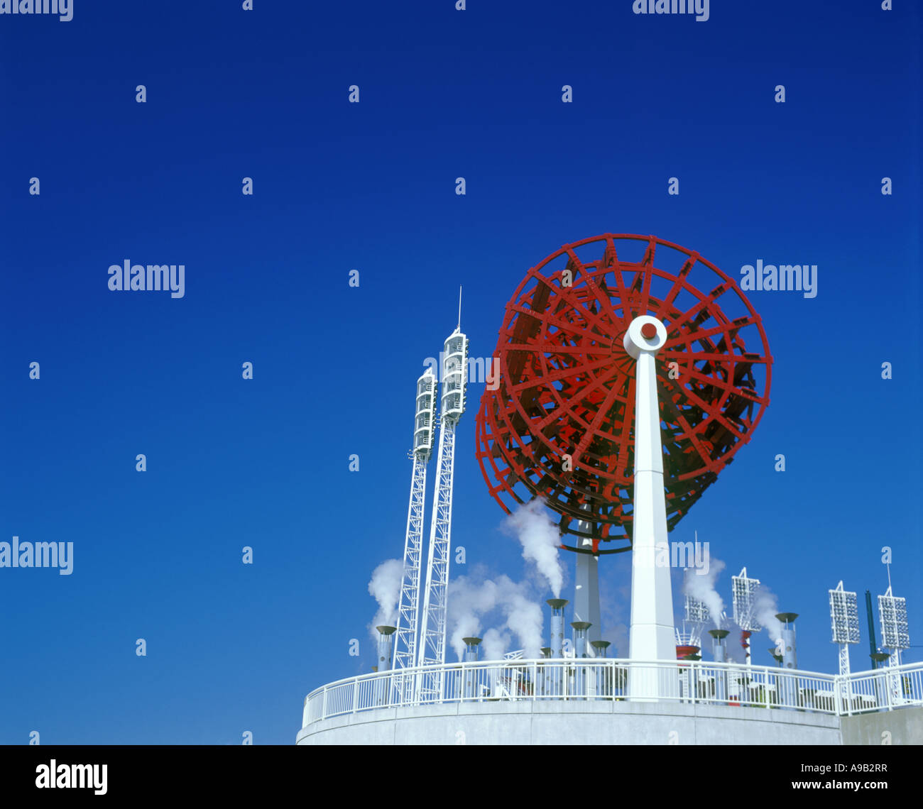 ROTEN STEAMBOAT RAD RIVERFRONT STADIUM CINCINNATI OHIO VEREINIGTE STAATEN Stockfoto