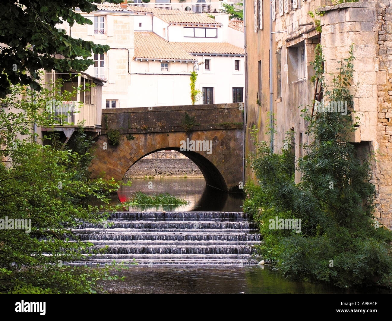 Frankreich Poitou Charentes Deux Sevres Stadt mit Bergfried halten neben Fluss Sevre nantaise Stockfoto