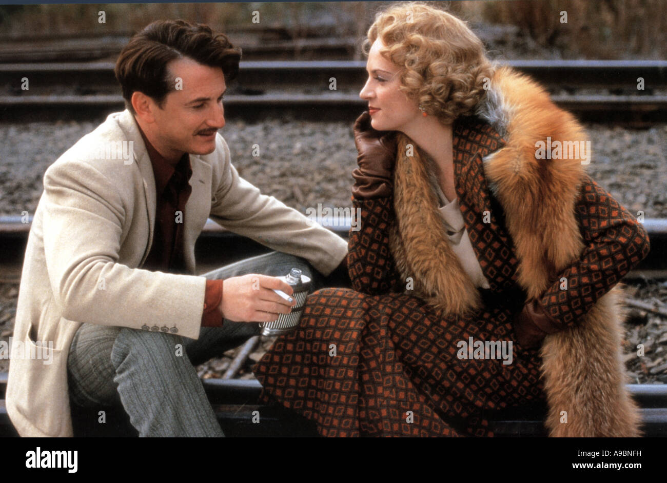 SWEET AND LOWDOWN - 1999 Columbia/TriStar/Woody Allen Film mit Sean Penn und Samantha Morton Stockfoto SWEET AND LOWDOWN - 1999 Columbia/TriStar/Woody Allen Film mit Sean Penn und Samantha Morton Stockfoto