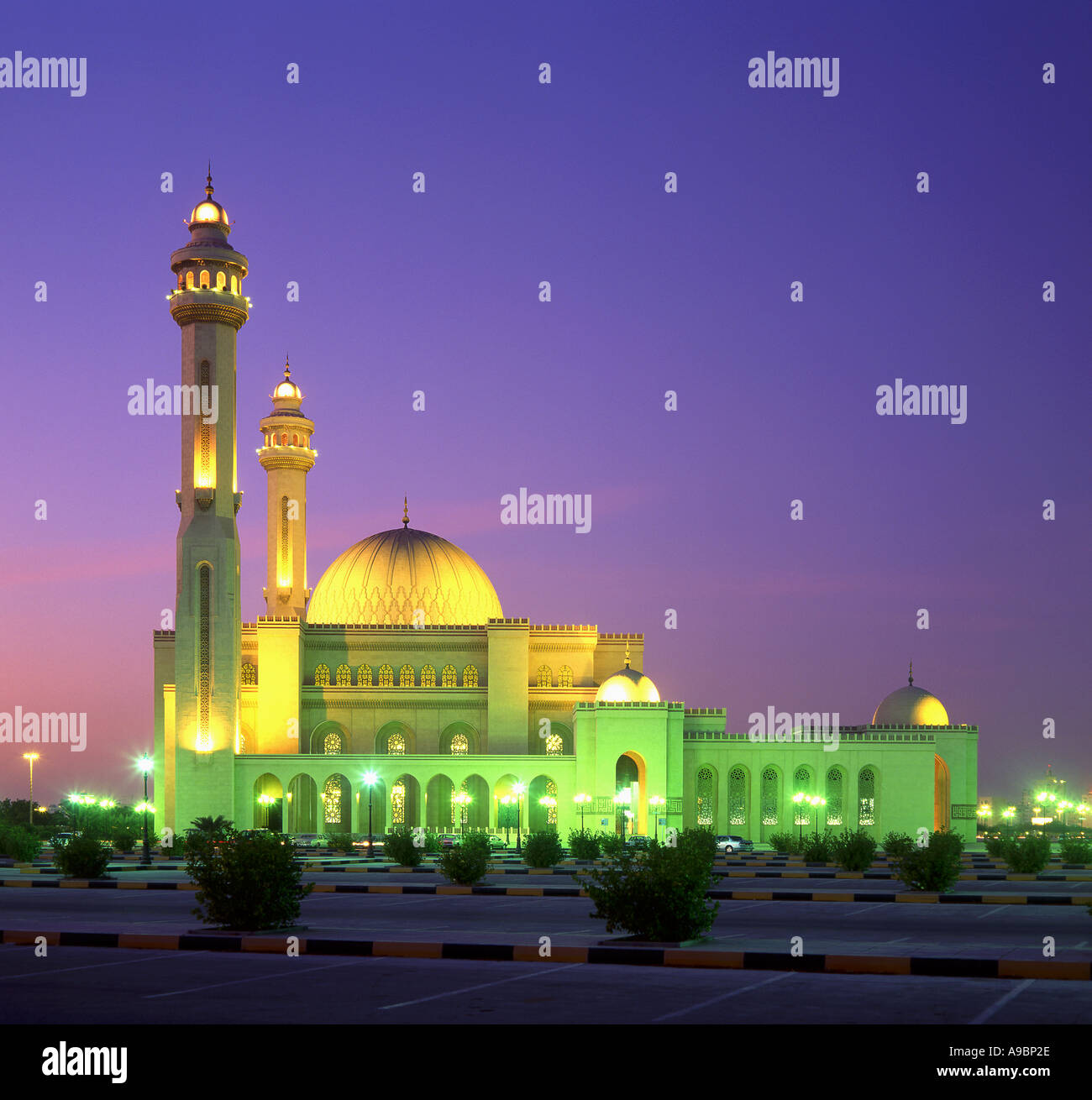 Al Fateh große Moschee in der Abenddämmerung, Manama, Bahrain, Persischer Golf, Mittlerer Osten Stockfoto