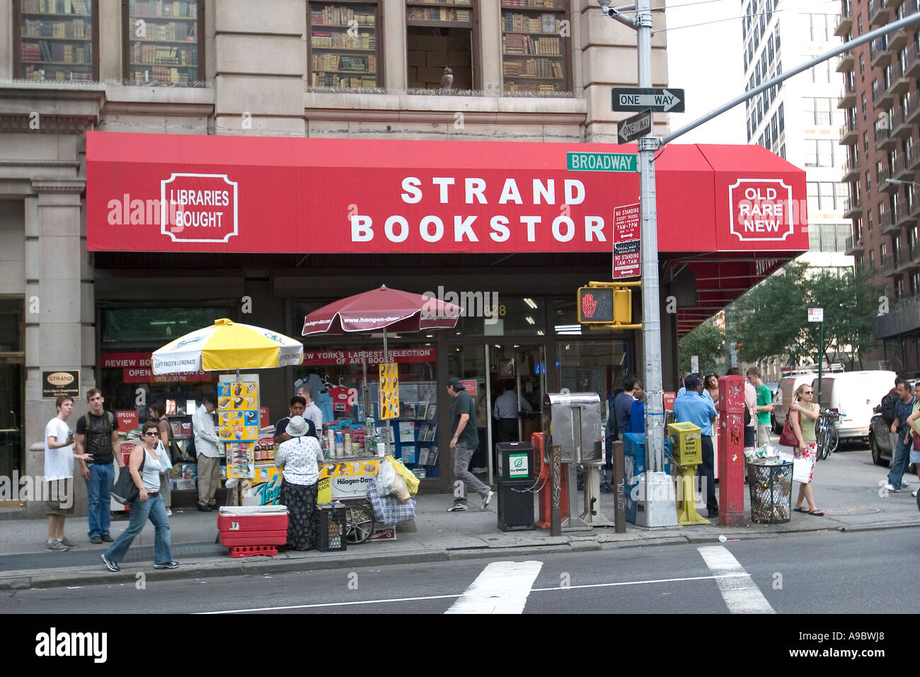 Der Strand Bookstore am 12th St und Broadway in New York City ist vielleicht der berühmteste Antiquariat in den Vereinigten Staaten Stockfoto