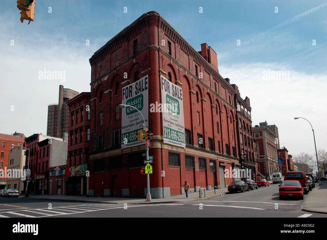 Backsteinlagerhaus für Verkauf in der Mott Haven Nachbarschaft der Bronx in New York City Stockfoto