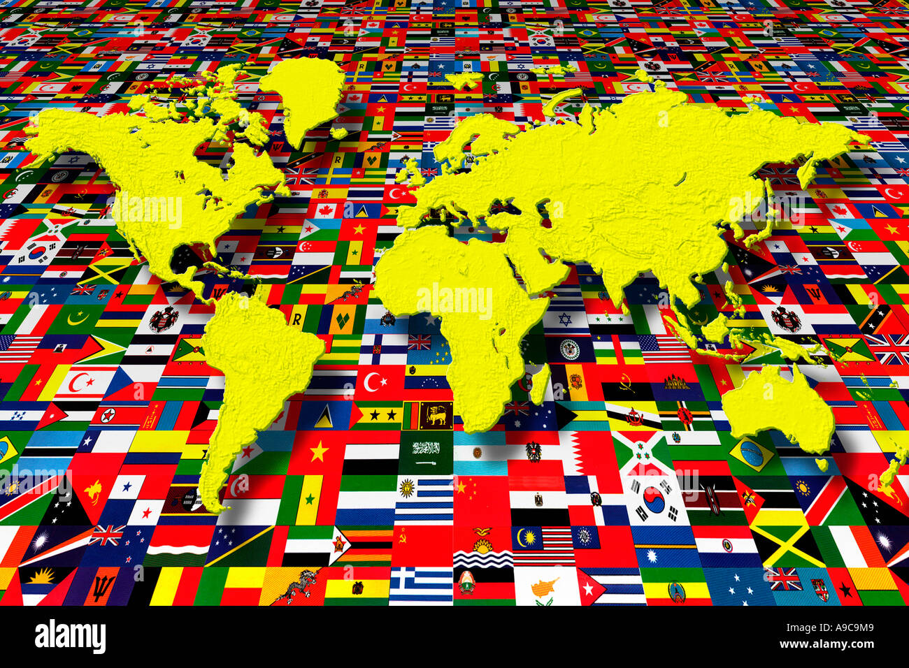 Weltkarte in internationalen Fahnen Stockfoto