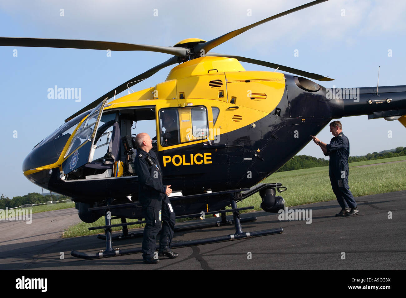 Polizei Hubschrauber Eurocopter EC135 von Avon und Somerset Polizei Gendarmerie NPAS verwendet Stockfoto
