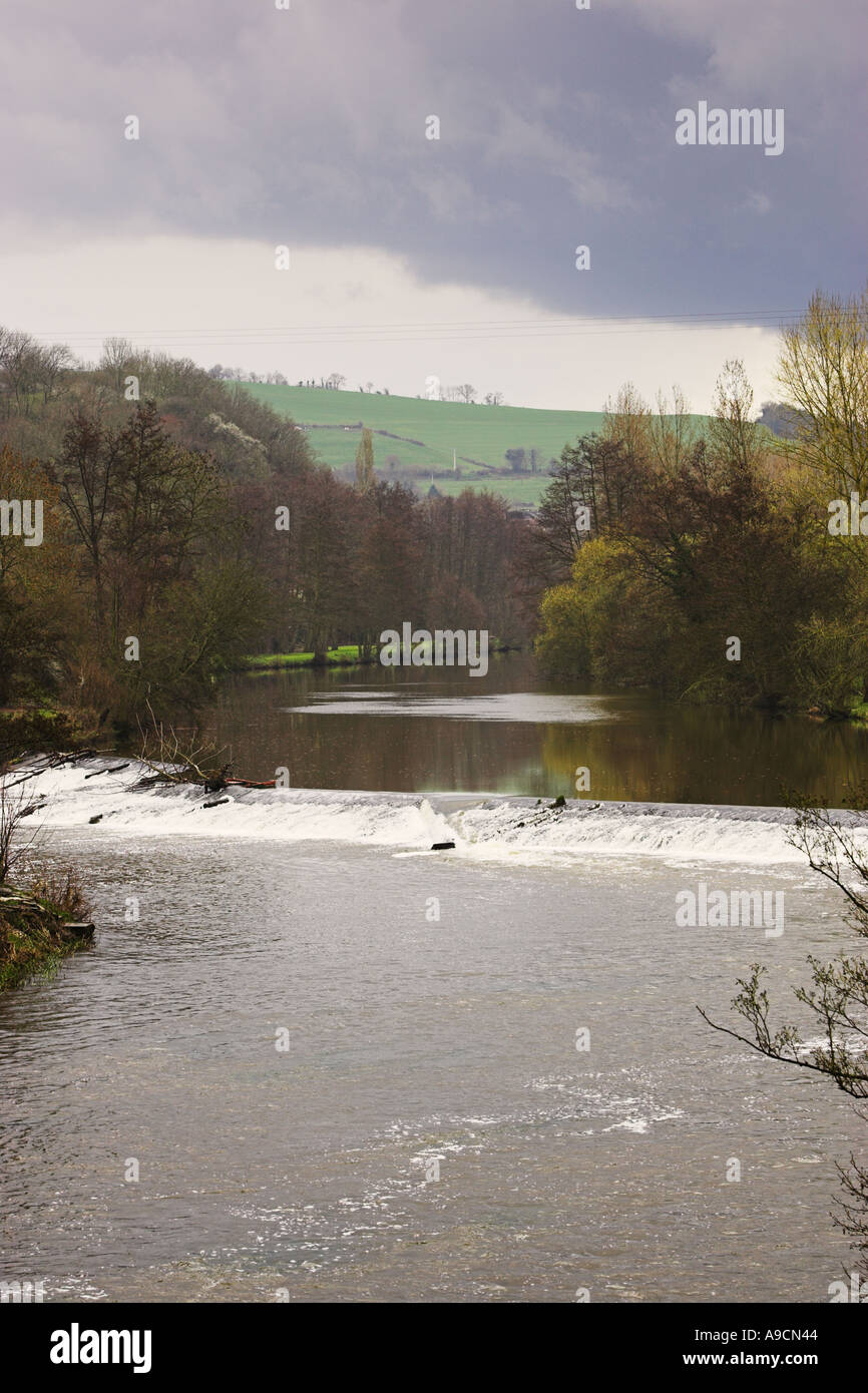 Wehr auf dem Fluss Orne bei Saint Benin Calvados Normandie Frankreich Europa Stockfoto