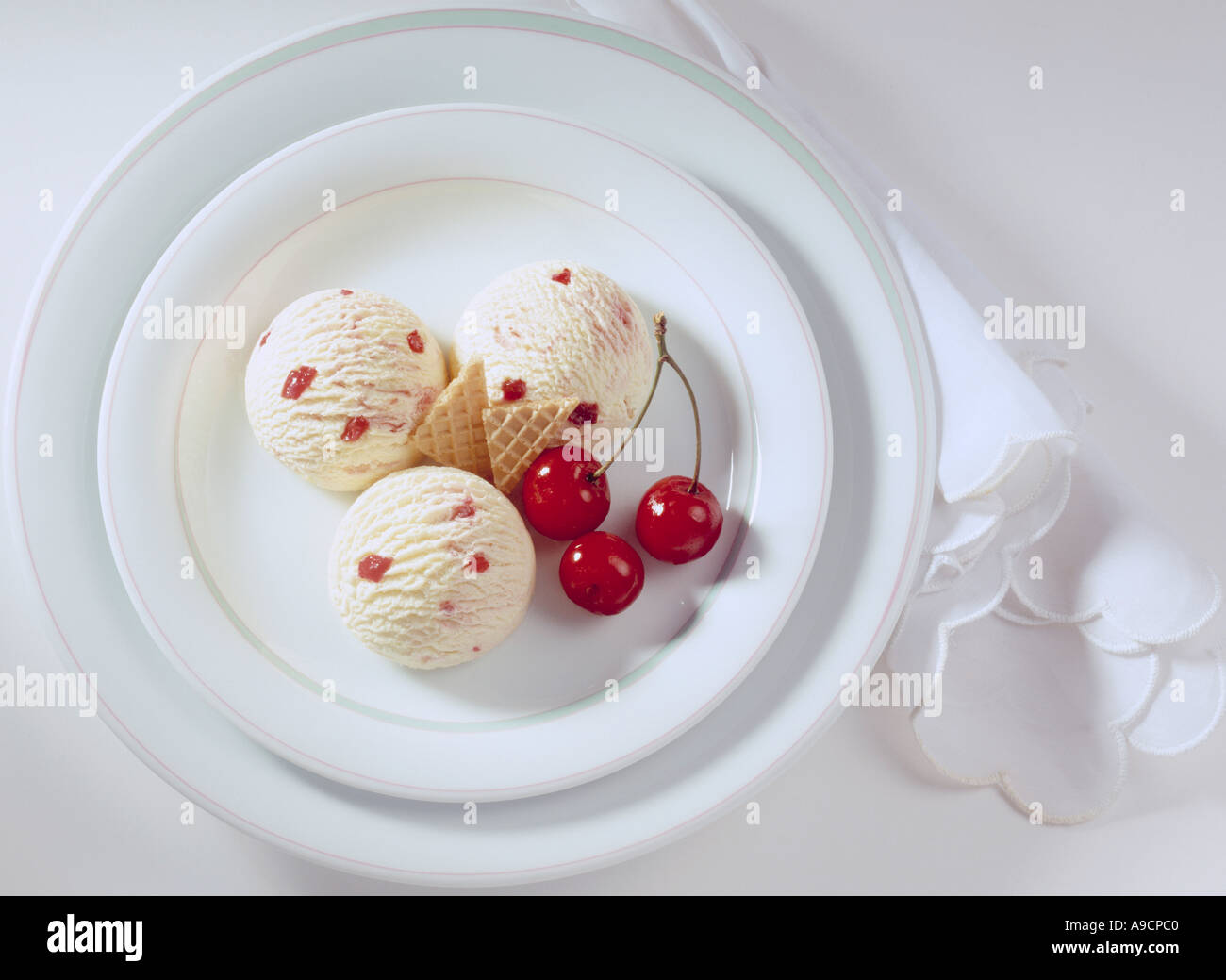 Eiscream Vanille Kirsch Stockfoto