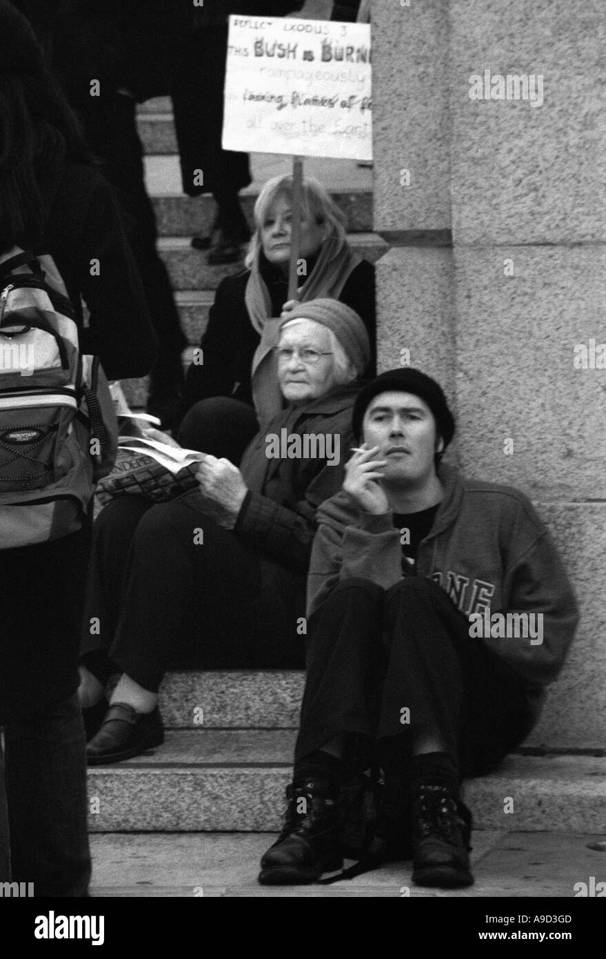 Anti-Irak-Krieg-Demonstration in Trafalgar Square London England Großbritannien Europa Stockfoto