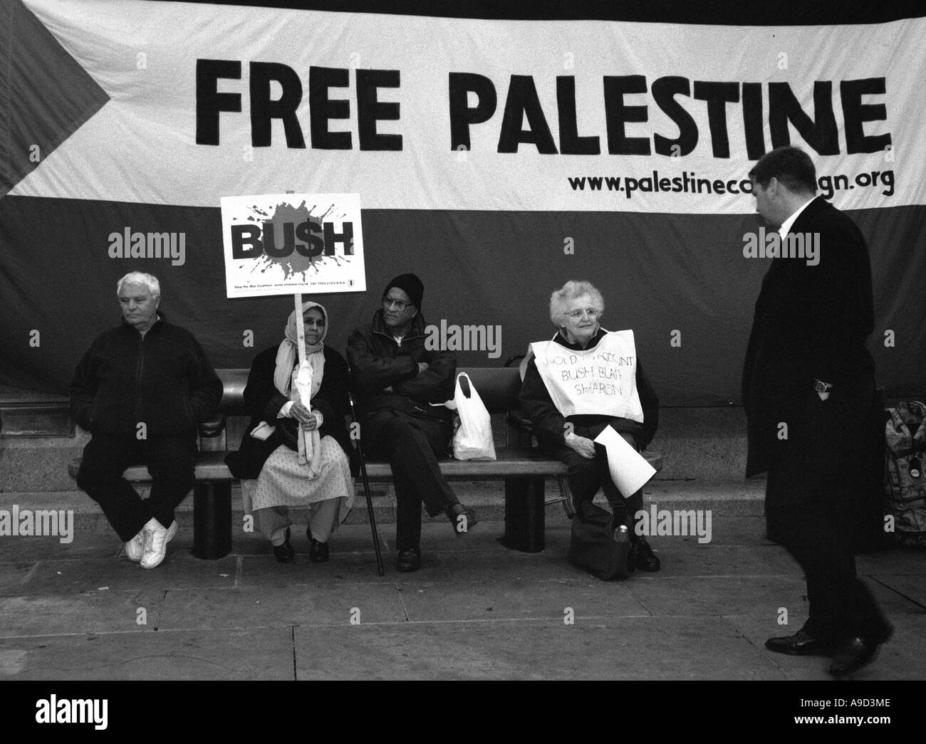 Freies Palästina Anti-Irak-Krieg-Demonstration in Trafalgar Square London England Großbritannien Europa Stockfoto