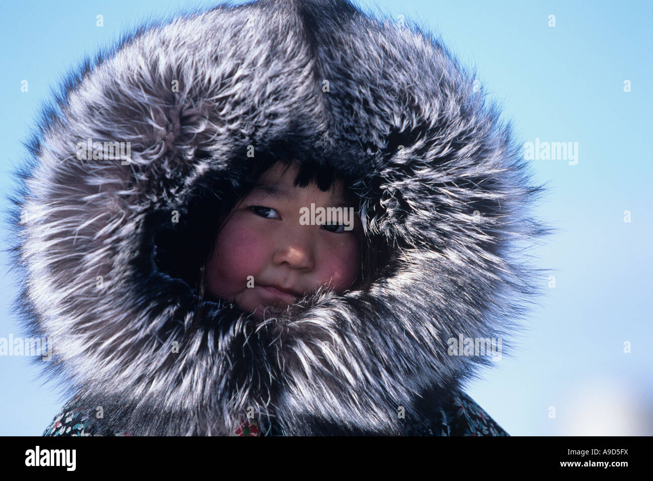 Alaska native girl in fur Fotos und Bildmaterial in hoher Auflösung
