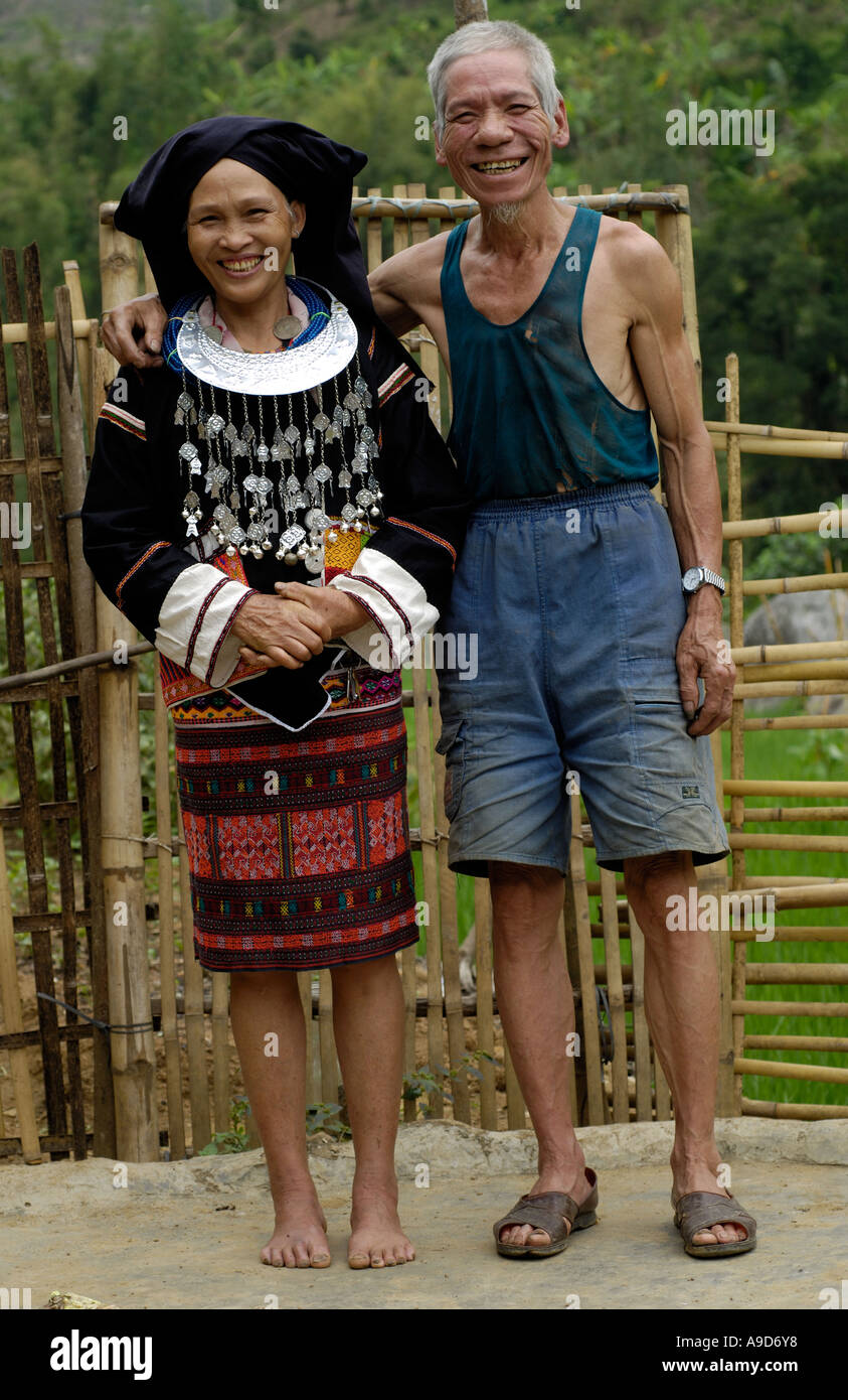 Li-Nationalität-paar in Chubao Dorf am westlichen Fuß des Berges Wuzhishan in Hainan China 30. März 2006 Stockfoto