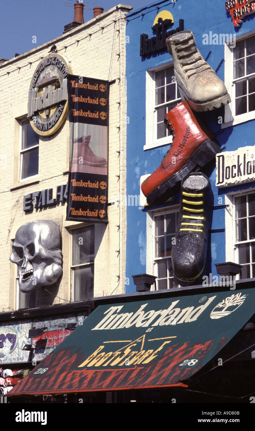 Ladenfronten am Camden Market in London Stockfoto