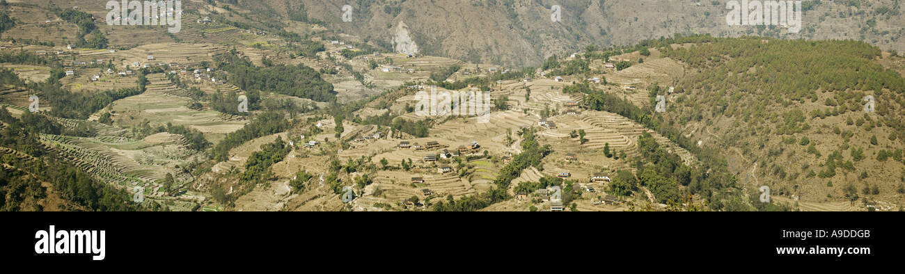 Horizontalen Panorama von Terrassenfeldern von Nagarkot, Nepal, Kathmandu-Tal aus gesehen Stockfoto