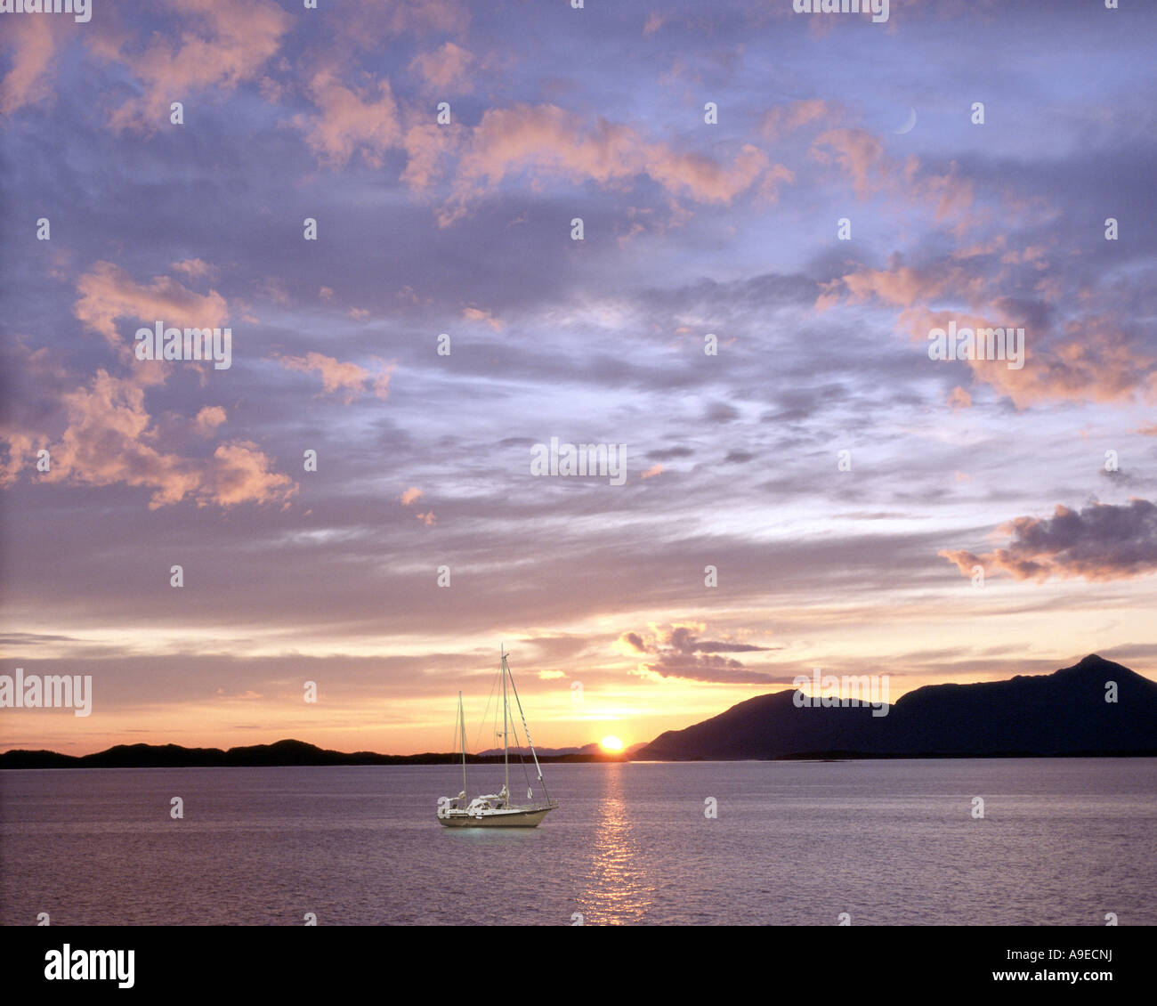 CA - Britisch-Kolumbien: Sonnenuntergang über Atlin Lake Stockfoto