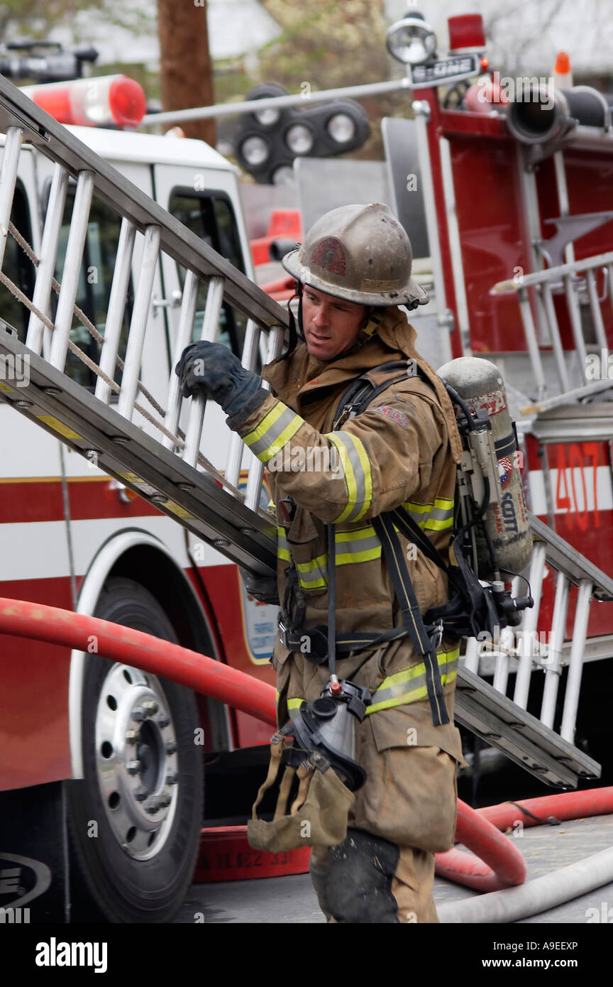 Feuerwehr-Übung kontrolliert Brennen eines Hauses McLean Virginia Stockfoto