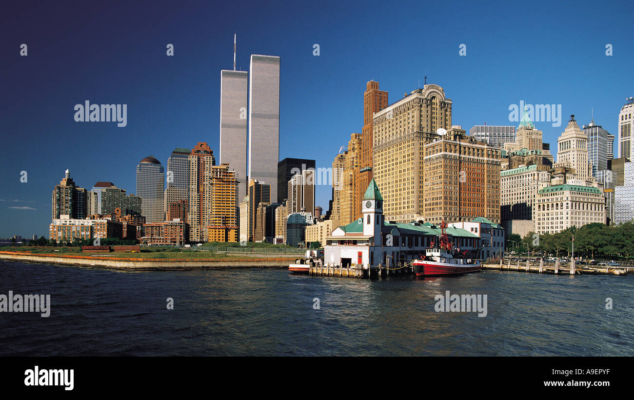Manhattan Insel aus dem Wasser vor 9 11 Manhattan New York USA Stockfoto
