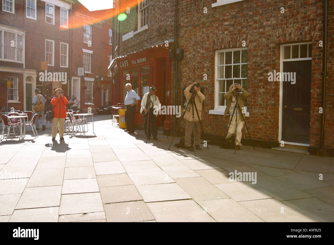 Japanische Touristen fotografieren York Minster Stockfoto