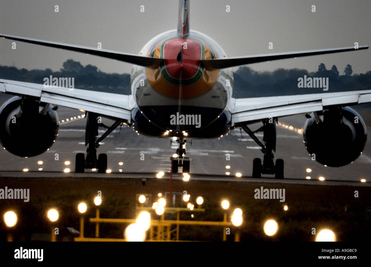 BA-Jet und Landescheinwerfer Stockfoto
