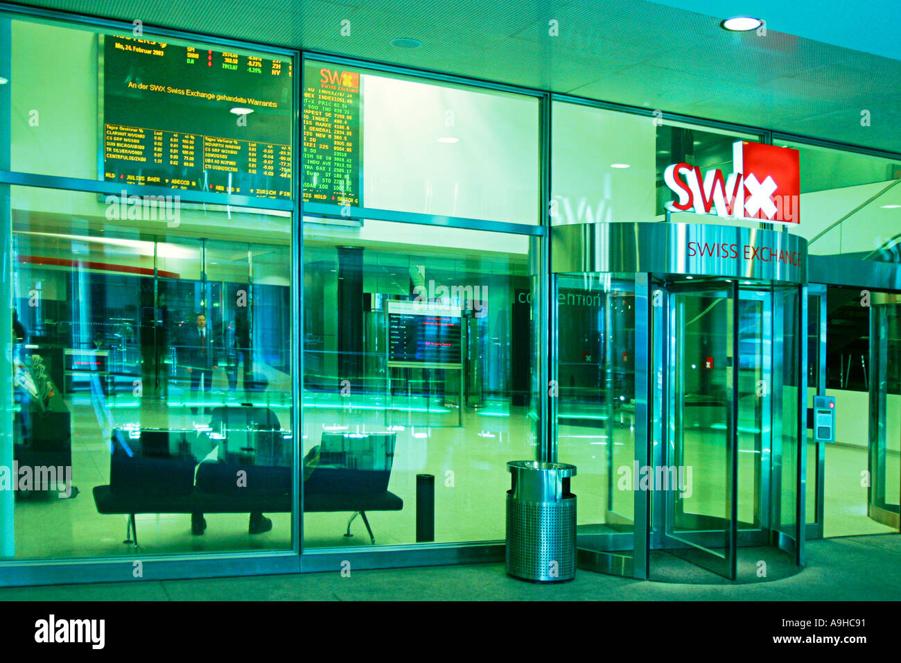 Schweiz Zürich Börse Eingang Drehtür Stockfoto