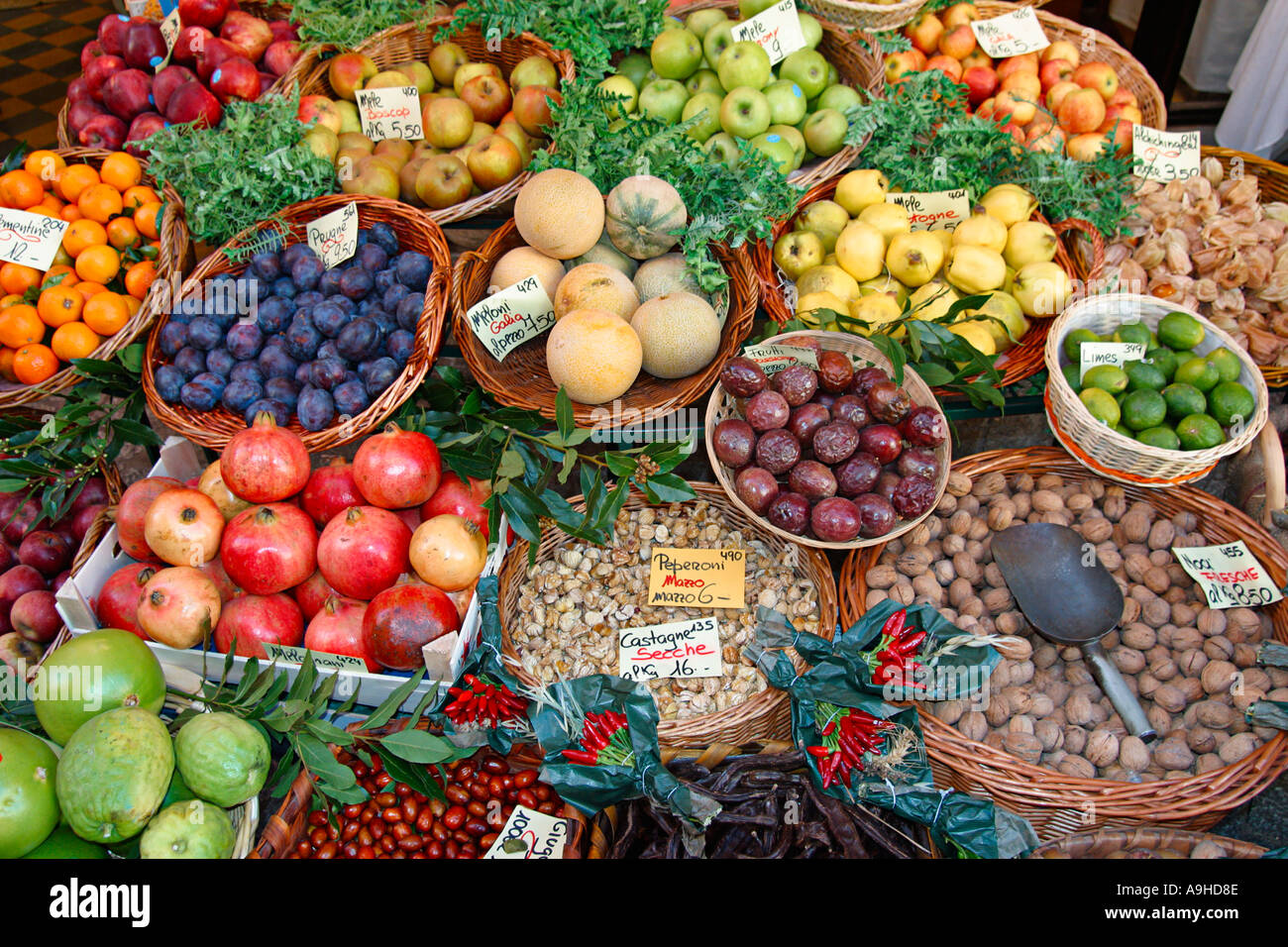 Schweiz Tessin Lugano Altstadt Via Pessina Obst und Gemüse Stall Delikatessen im freien Stockfoto