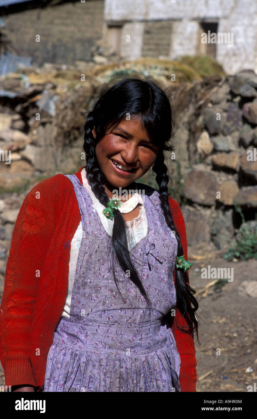 Porträt des peruanischen Mädchen im Titicacasee, Peru. Stockfoto