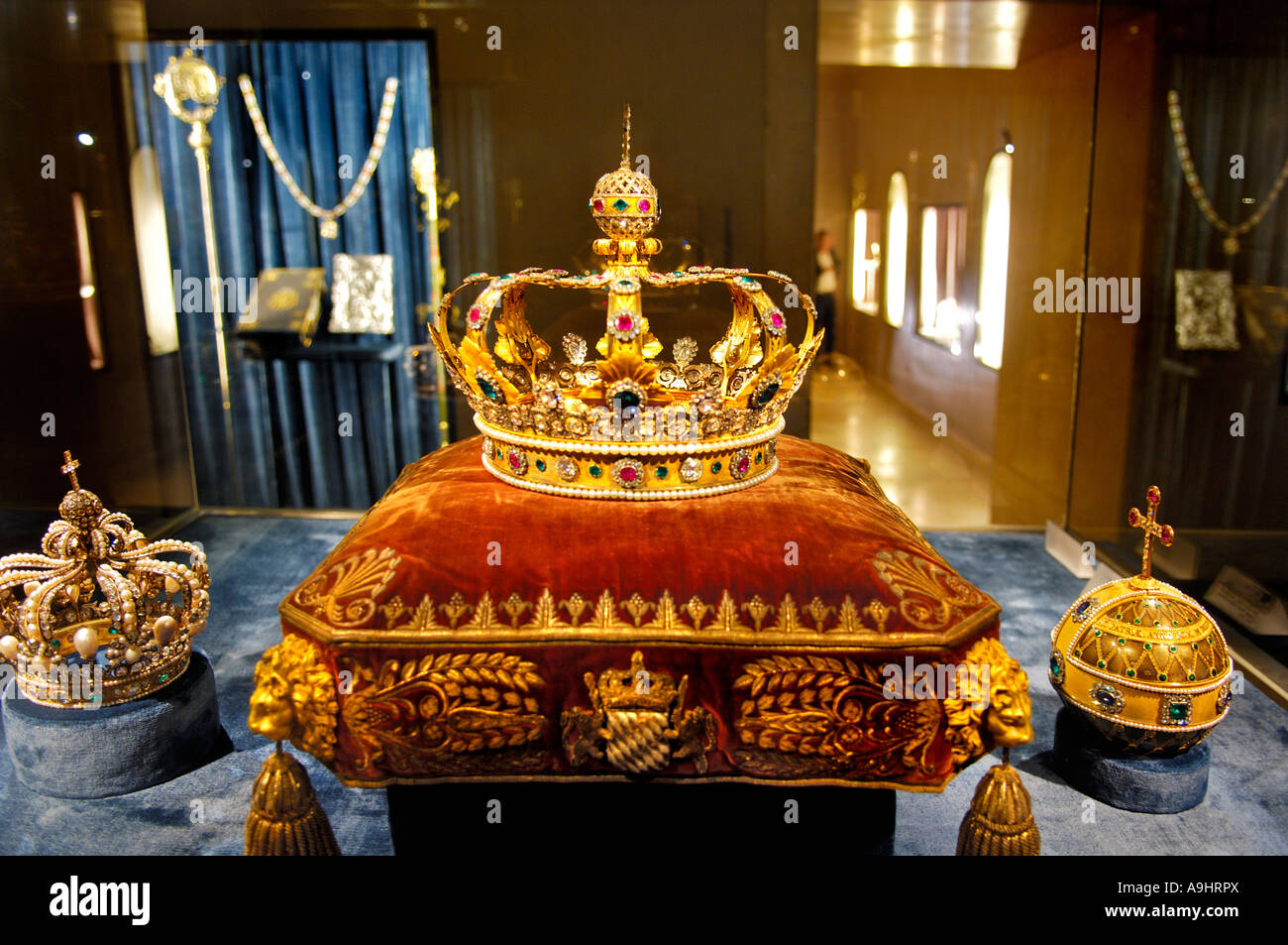 Krone der Könige von Bayern und Orb, Schatzkammer der Residenz, München, Bayern, Deutschland Stockfoto