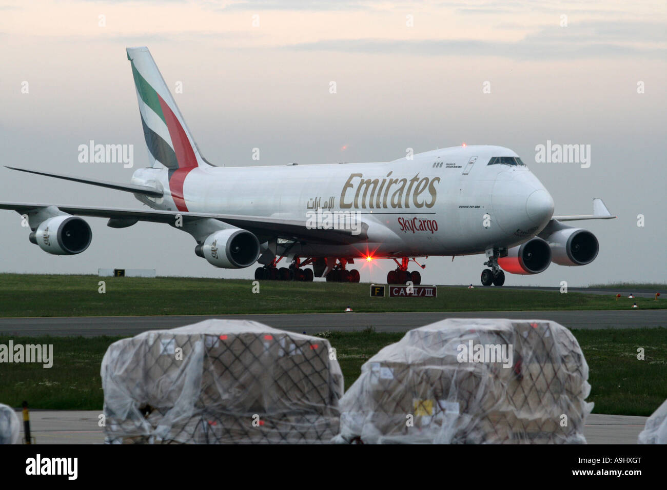 Luftfracht Flugzeug Boeing 747 von Emirates am Flughafen Frankfurt-Hahn, Rheinland-Pfalz, Deutschland Stockfoto