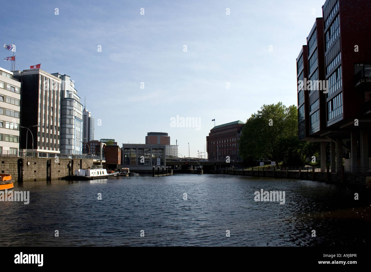 Bootsfahrt durch die Grachten von Hamburg Stockfoto