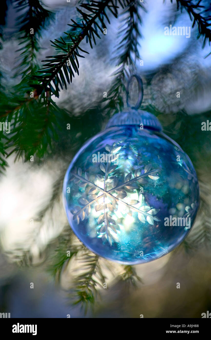 eine blaue Weihnachts-Dekoration Stockfoto