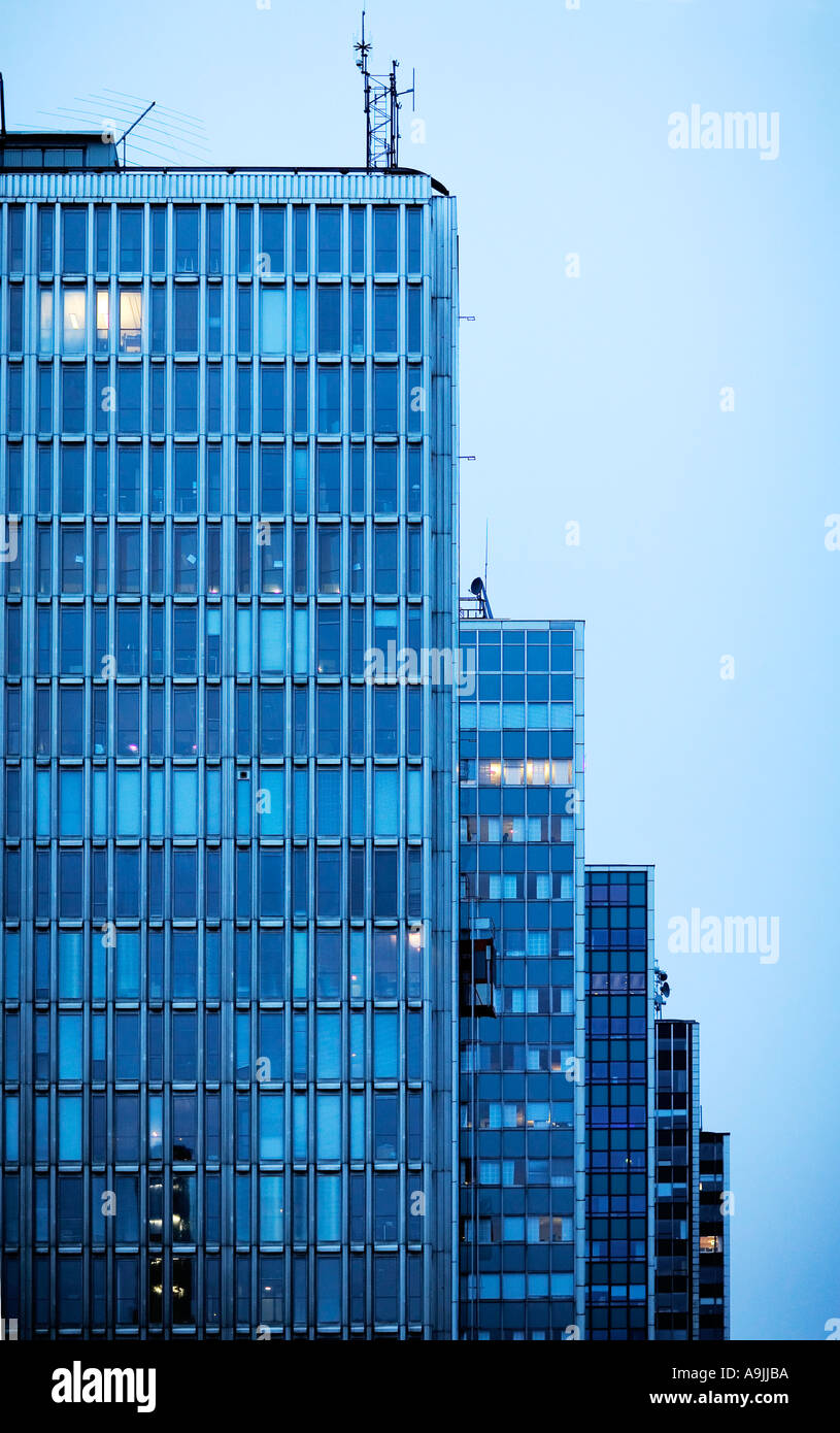 blaue Skyskrapes in Folge Stockfoto