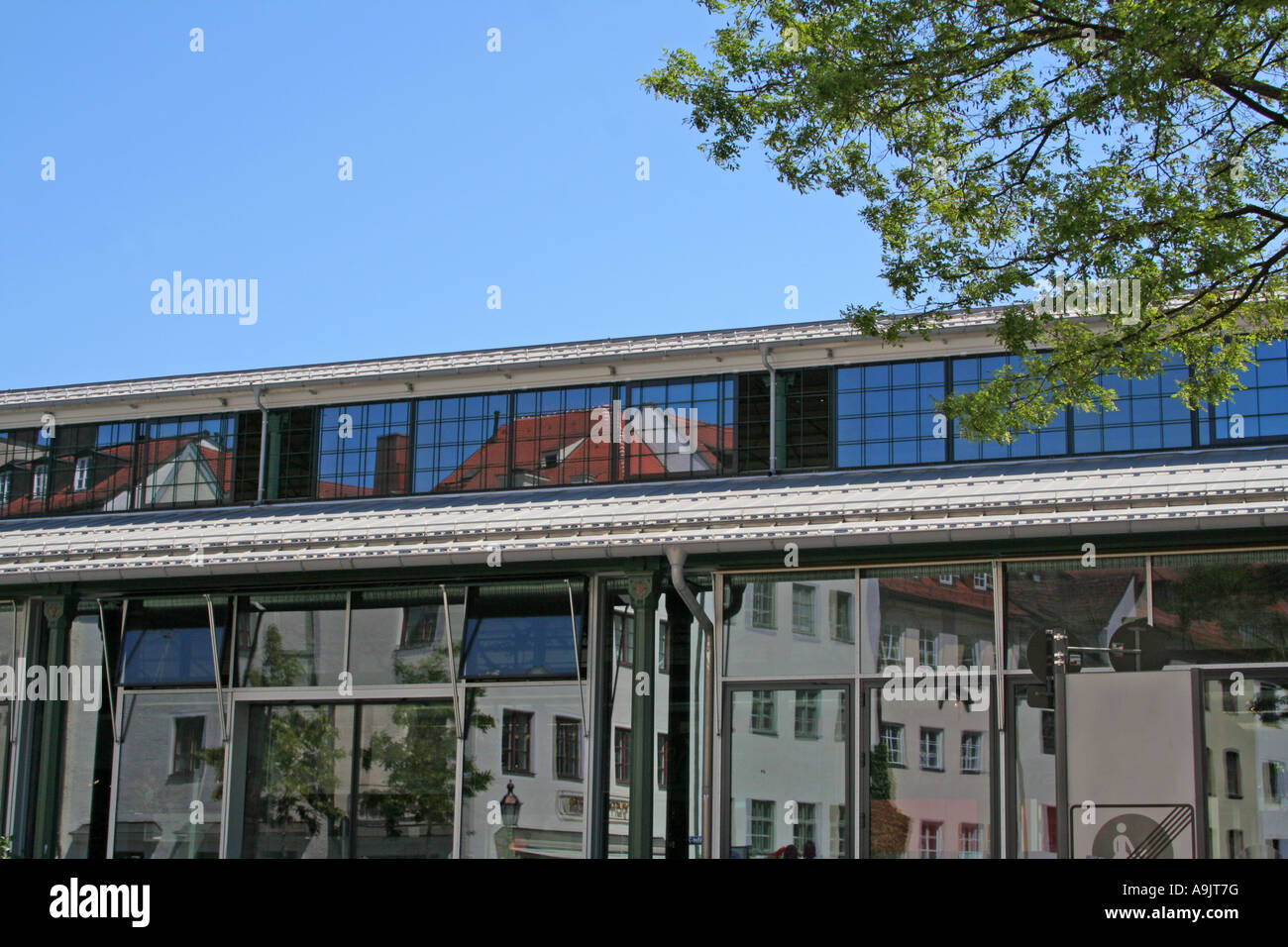 Neue moderne Umbau der historischen Schrannenhalle Einkaufszentrum Altmarkt und Restaurants München Bayern Deutschland Europa Stockfoto