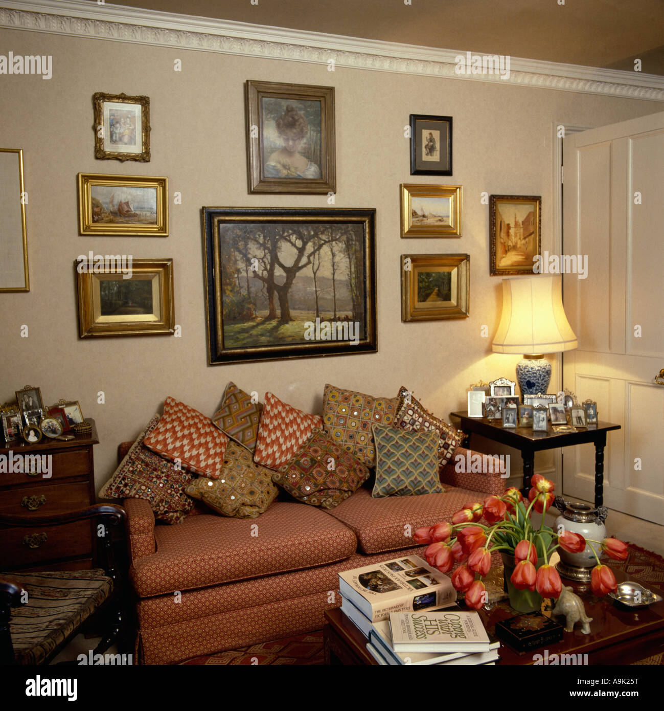 Door Picture Sofa Terracotta Stockfotos Und Bilder Kaufen Alamy