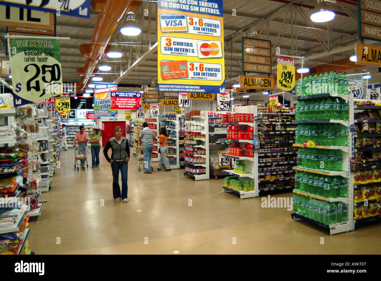 Argentinien-Puerto Madryn Supermarkt Interieur Stockfoto