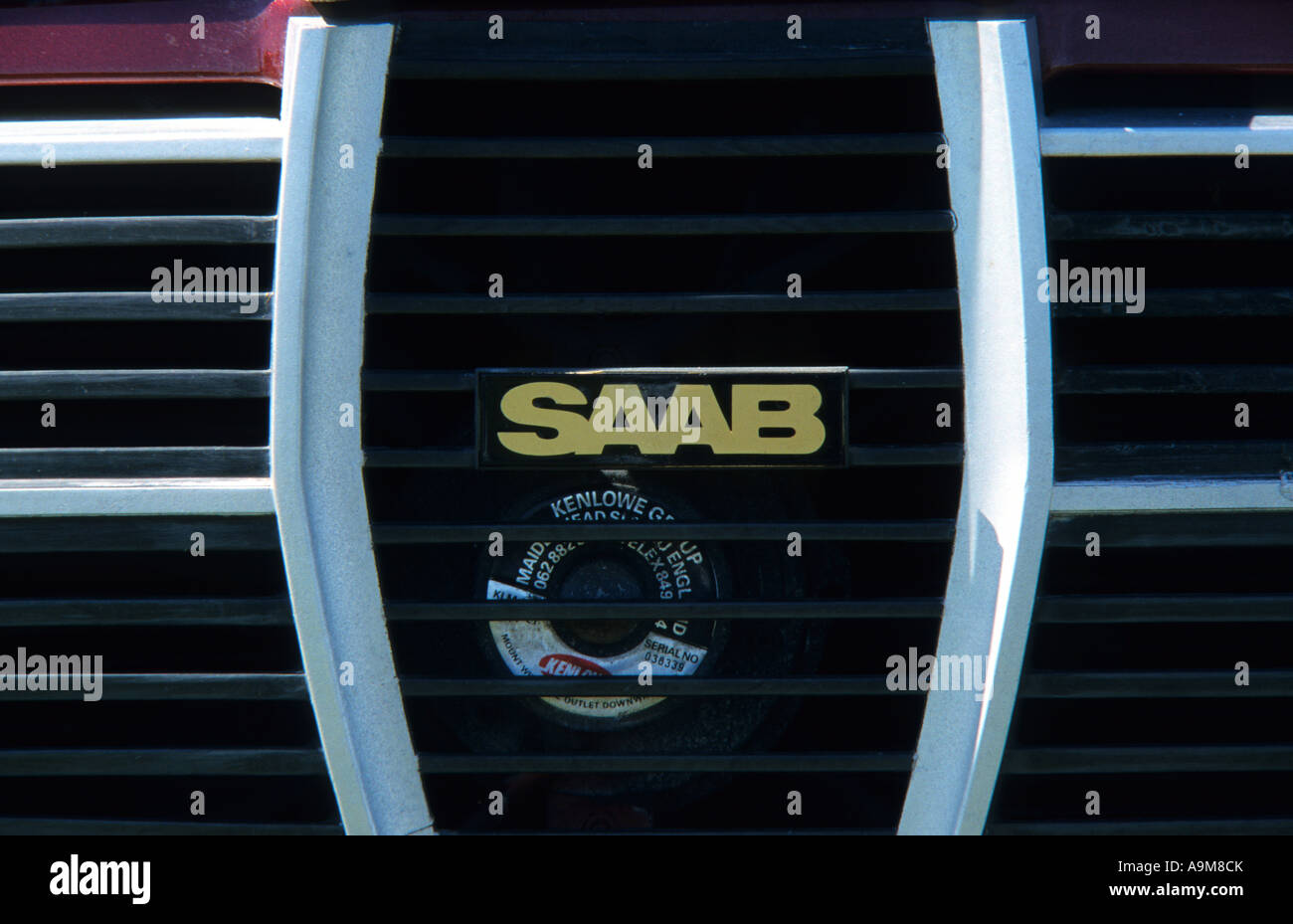 Saab 96 L von 1978. Schwedische Autobauer 1949 bis heute. Saab Auto Abzeichen Marque schwedische Autobauer machen Stockfoto