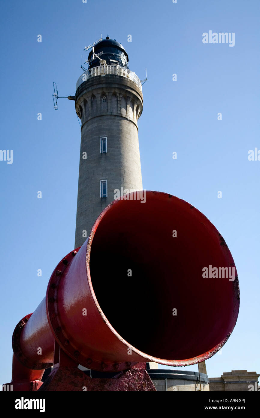 Die Ardnamurchan Point-Leuchtturm und Nebelhorn Stockfoto