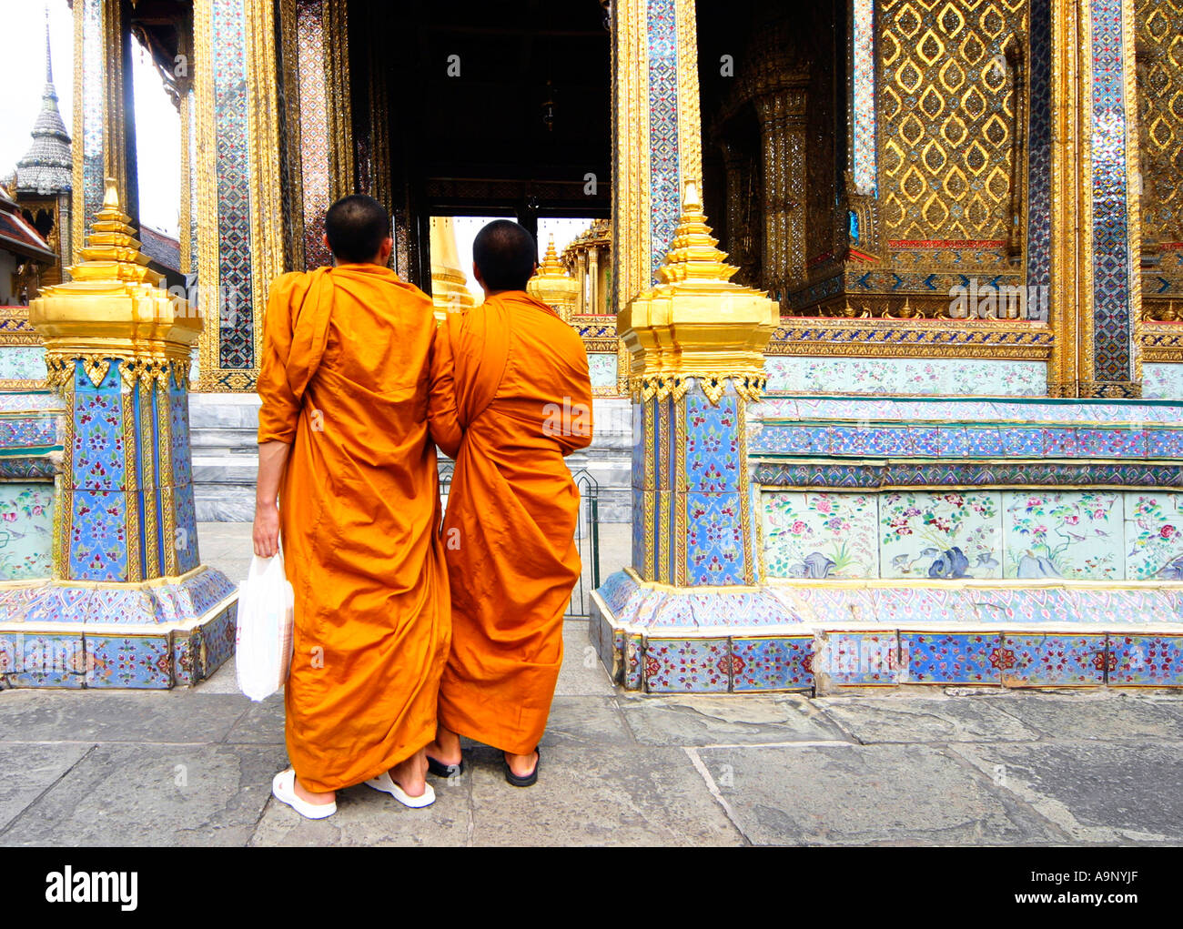 Buddhistische Mönche im Wat Phra Kaew Bangkok Thailand Stockfoto